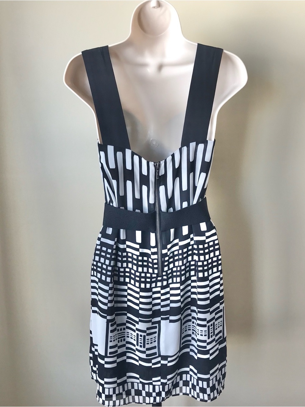 BCBGeneration Block Pattern Dress Size S - Picture 6 of 7